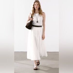 MASSIMO DUTTI pleated skirt with leather detail size US 4